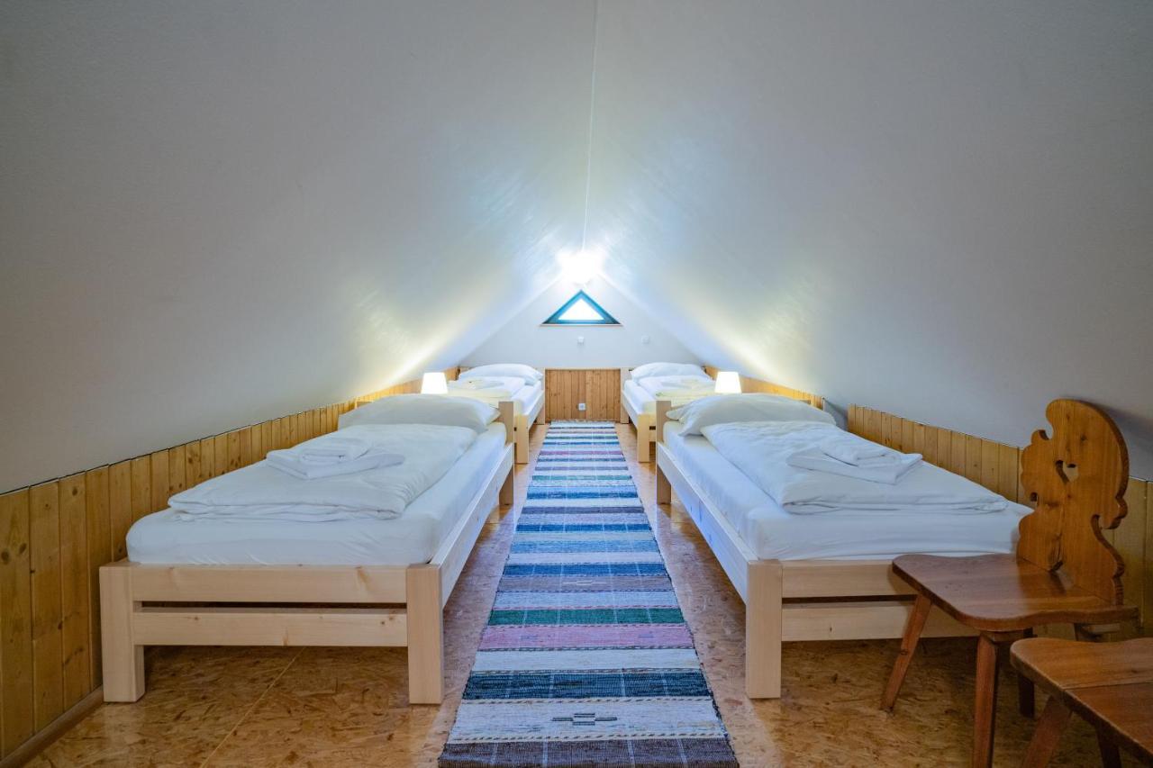 Pod Milonovou Appartement Velké Karlovice Buitenkant foto