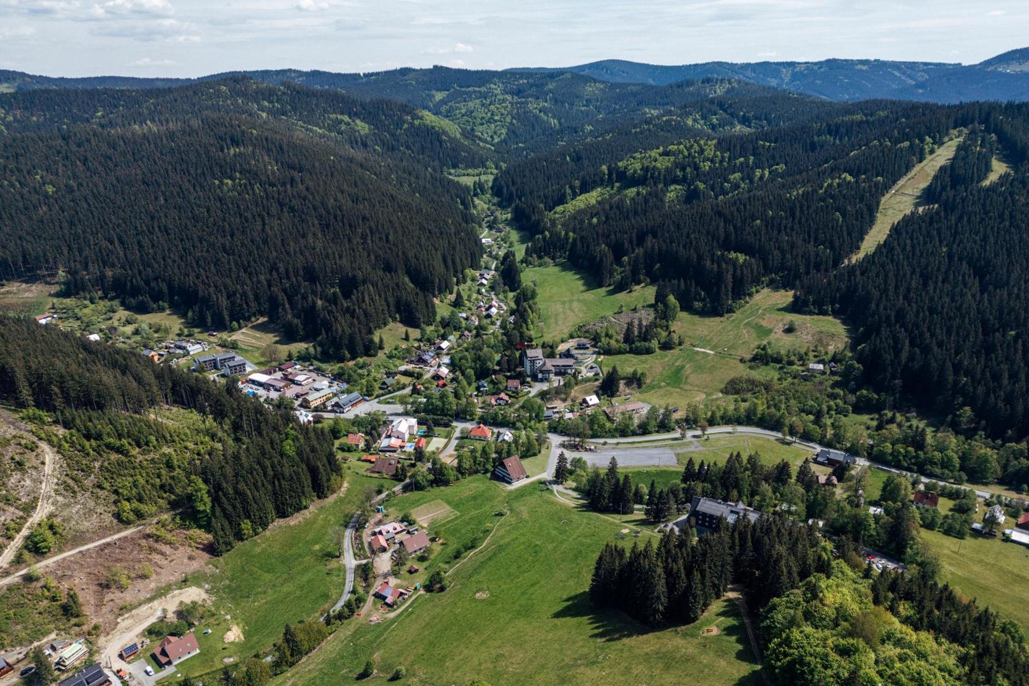 Pod Milonovou Appartement Velké Karlovice Buitenkant foto