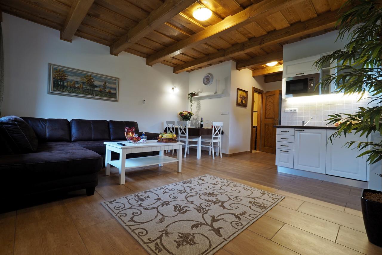 Pod Milonovou Appartement Velké Karlovice Buitenkant foto