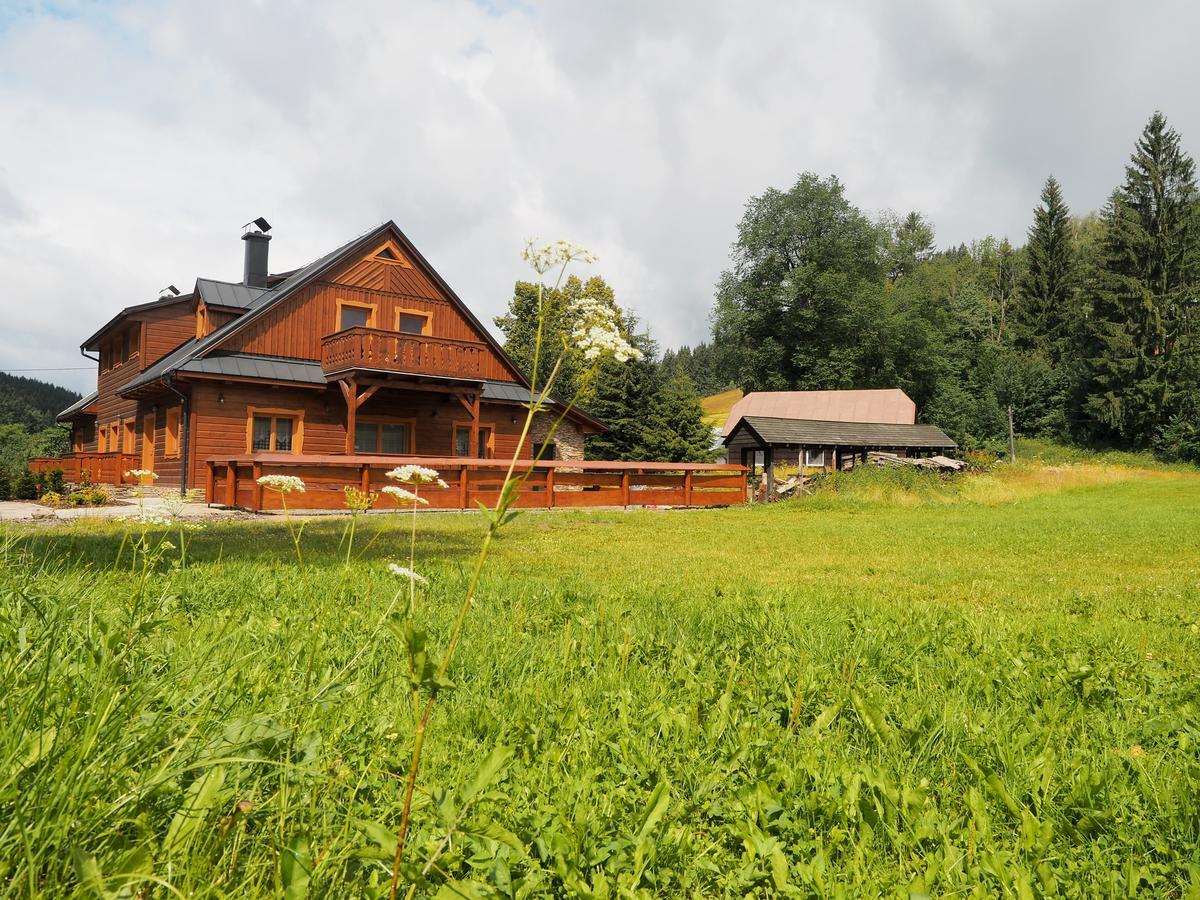 Pod Milonovou Appartement Velké Karlovice Buitenkant foto